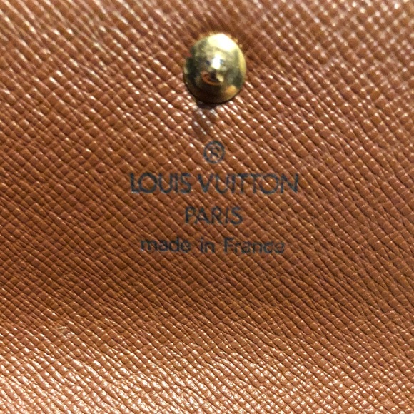 🌟🌟💯Authentic LV Sarah Wallet🌟🌟 - Picture 4 of 14
